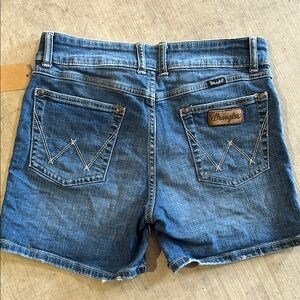 Wrangler Women's Classic Blue Jean Shorts size 29